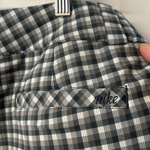 Nike Golf women’s plaid Bermuda length golf shorts size 12 - Picture 7 of 15
